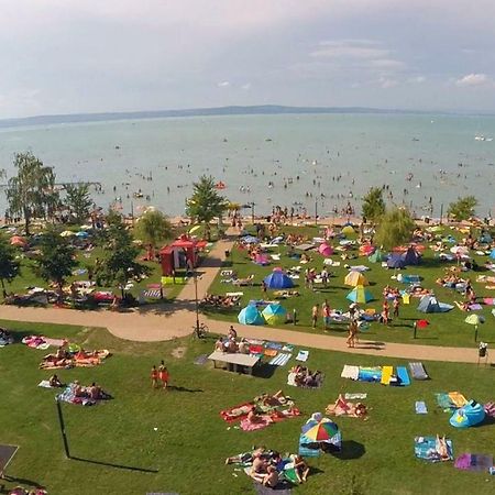 Villa Palazzo Apartments Шіофок Екстер'єр фото