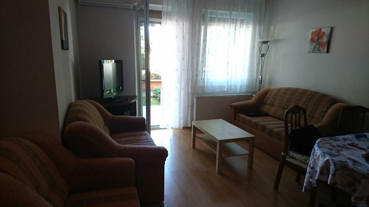 Villa Palazzo Apartments Шіофок Екстер'єр фото